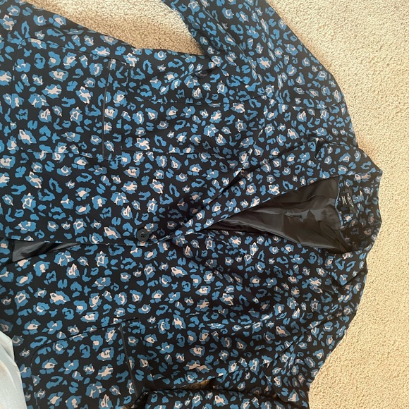 Blazer - Picture 4 of 4